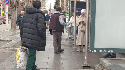 Gazi Caddesi’nde Peçeteli Dilencilik Hareketliliği