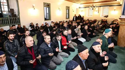 Dualar Deprem Şehitleri İçin