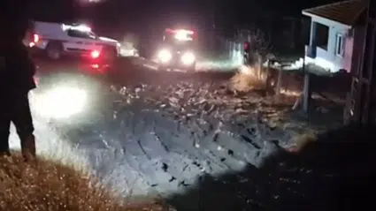 Mahsur Kaldılar, Sırtlarında Taşıyıp Kurtardılar