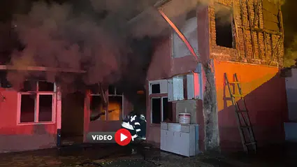 Alevler Gecekonduyu Yuttu