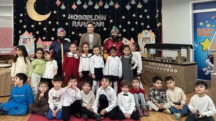 Anaokulunda Kurulan Sokak, Görenleri Maziye Götürdü