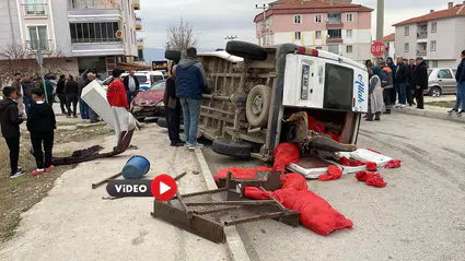 Minibüs İle Otomobil Birbirine Girdi, Yaralılar Var