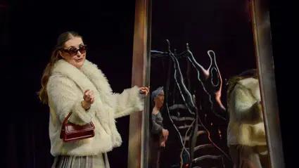 Tiyatroda Perde Bugün İki Kez Açılacak