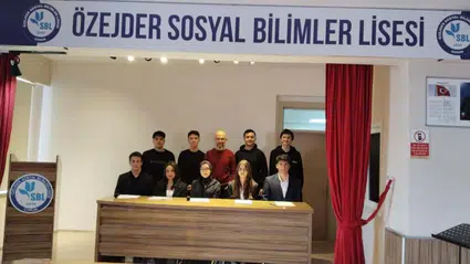 Klasik Metinlerle Devlet Felsefesini Yorumladı