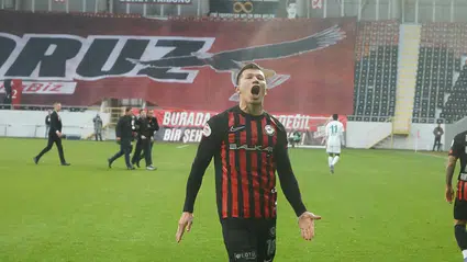 Kırmızı-Siyahlıların Sezona Damga Vuran Özellikleri Neler