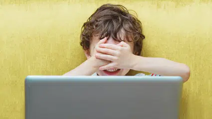 Çocuklarımızı Dijital Dünyanın Gölgesinden Nasıl Kurtarabiliriz ?