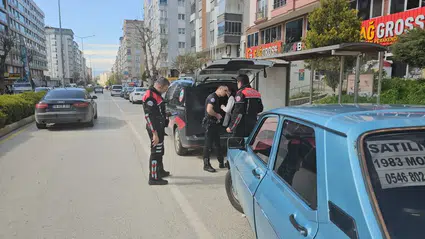 Yunuslar Şüphelendi, Araçtan Uyuşturucu Çıktı