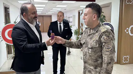 Huzurun Bekçilerine Çiçekli Teşekkür