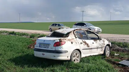 Tarlaya Uçan Araçtan Kendi İmkanlarıyla Çıktı