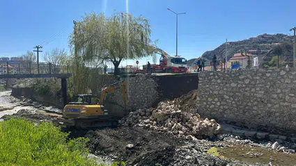 Meydan Çayı Mevkiindeki Yaya Köprüsü Onarımda