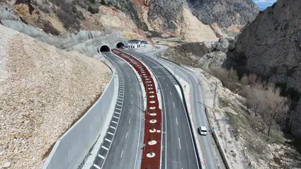 40 Viraj Tarih Oluyor