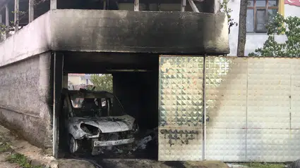 Otomobil Saniyeler İçinde Küle Döndü