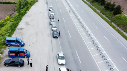 Jandarma Ekiplerinin Bayram Tedbirleri Sürüyor