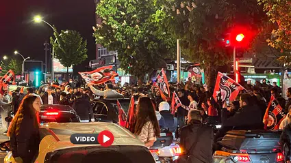 Kırmızı Siyahlı Zafer Gecesi Çorum FK Taraftarı Sokakları Bayram Yerine Çevirdi