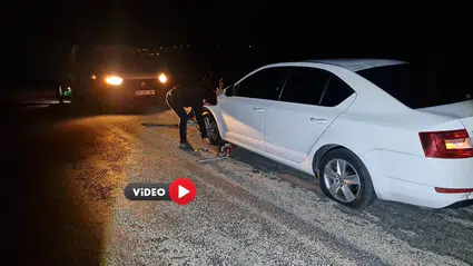 Alaca'da Çukur Tuzağı, Karanlık Yolda Beş Aracın Lastiği Yarıldı