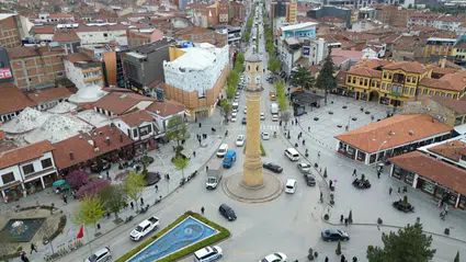Gazi ve İnönü Caddesi’ne Park Yasağı Geliyor