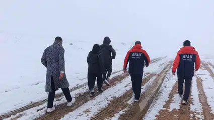 Mahsur Kalan Vatandaşlar Ekipleri Seferber Etti