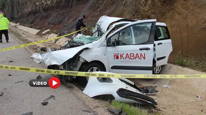 TIR ile Çarpışıp Hurdaya Döndü, Yaralılar Var