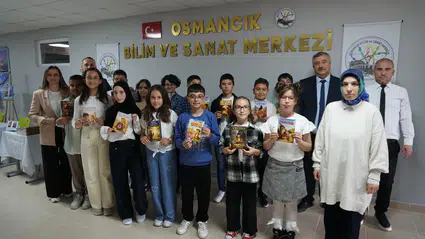 Çorum'da Yazarlık Eğitimi Alan Öğrenciler Kendi Kitaplarını Yazıyor