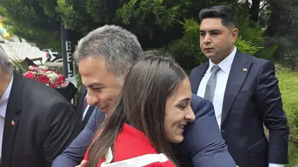 Avrupa Şampiyonu Özdenur Memleketinde Coşkuyla Karşılandı