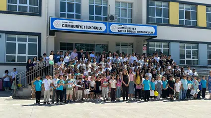 1350 Öğrenci Karne Sevinci Yaşadı