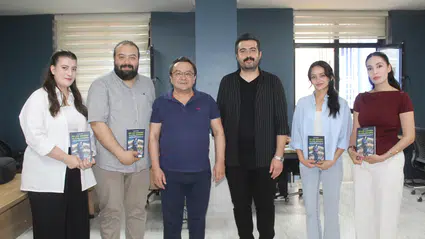 Ayhan Aykanat, Kitabını İmzaladı