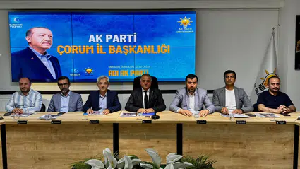 AK Partililer Partide Toplandı