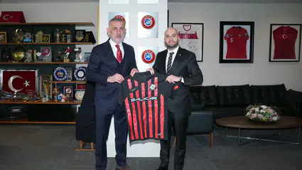 Hangi Süper Lig Kulübünü, Hangi Şehirli Başkan Yönetiyor ?