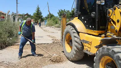 Bozulan Yollara Parke ve Bordür Makyajı