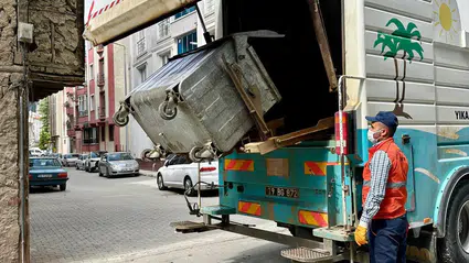 Çöp Konteynerleri Dezenfekte Ediliyor