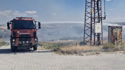 Örtü Yangınını İtfaiye Söndürdü