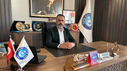 Üniversite Yönetimine ‘Vefasızlık’ Eleştirisi