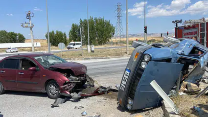İki Otomobil Çarpıştı: 1 Yaralı
