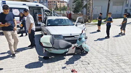 Otomobille Motosiklet Çarpıştı: 1 Yaralı