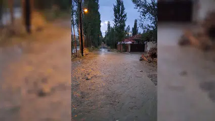 Sağanak Yağış Hayatı Felç Etti
