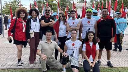 ‘Zafer’ İçin 30,8 Kilometre Koştular