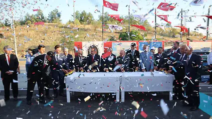 Hem Açılış Hem Temel Atma