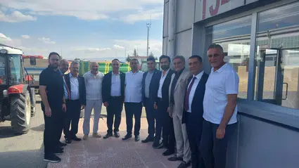 Yeni Parti Sahaya İndi