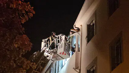 Alev Kapanından Nefes Kesen Kurtarış