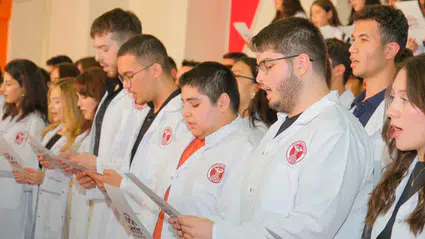 HİTÜ’de Beyaz Önlüklerini Giyen Öğrenciler Hekimlik Andını Okudu