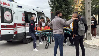 Hafif Ticari Araç ile Elektrikli Motosiklet Çarpıştı
