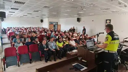 Servis Şoförleri ve Rehber Personele Trafik Eğitimi Verildi