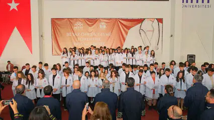Tıp Fakültesi Öğrencilerinin Beyaz Önlük Heyecanı