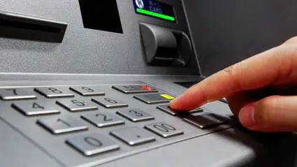 ATM'lerde kart devri bitiyor
