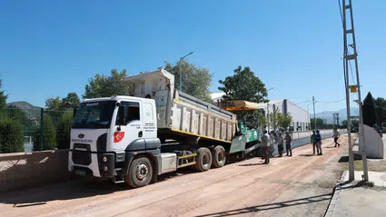 Stadyum Sokak Asfaltı Yenileniyor