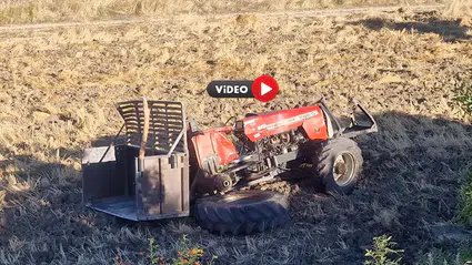 Minibüsün Çarptığı Traktör Şarampole Yuvarlandı