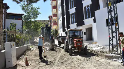 Yıpranan Yollar Yenileniyor