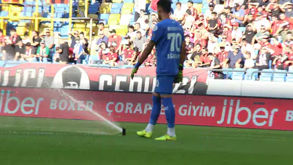 Maç Oynanırken Fıskiyeler Açıldı