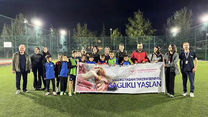 Parkta Buluşup Sağlıklı Yaşam İçin Egzersiz Yaptılar