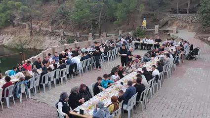 Oğuzlar’da Belediye Personeli Yemekte Buluştu